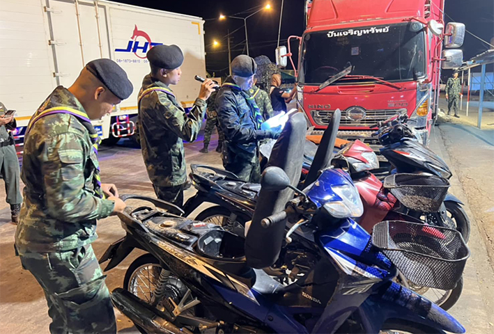 မဲဆောက်တွင် မြန်မာဘက် တရားမဝင်ပို့မည့်  ဆက်သွယ်ရေးပစ္စည်းနှင့် ဆိုင်ကယ်များ ဖမ်းမိ