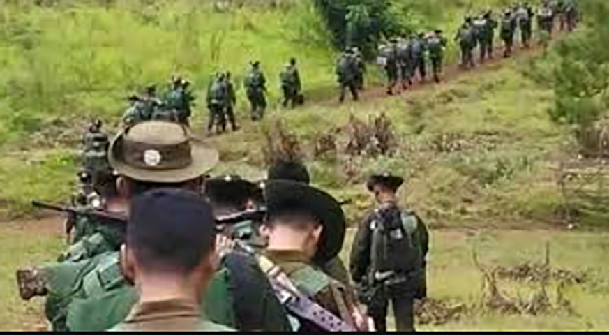 ဖာပွန်ခရိုင်၌ တိုက်ပွဲဖြစ် ကမမောင်းဗျူဟာကို စစ်တပ်က အင်အားအများအပြား ဖြည့်တင်း