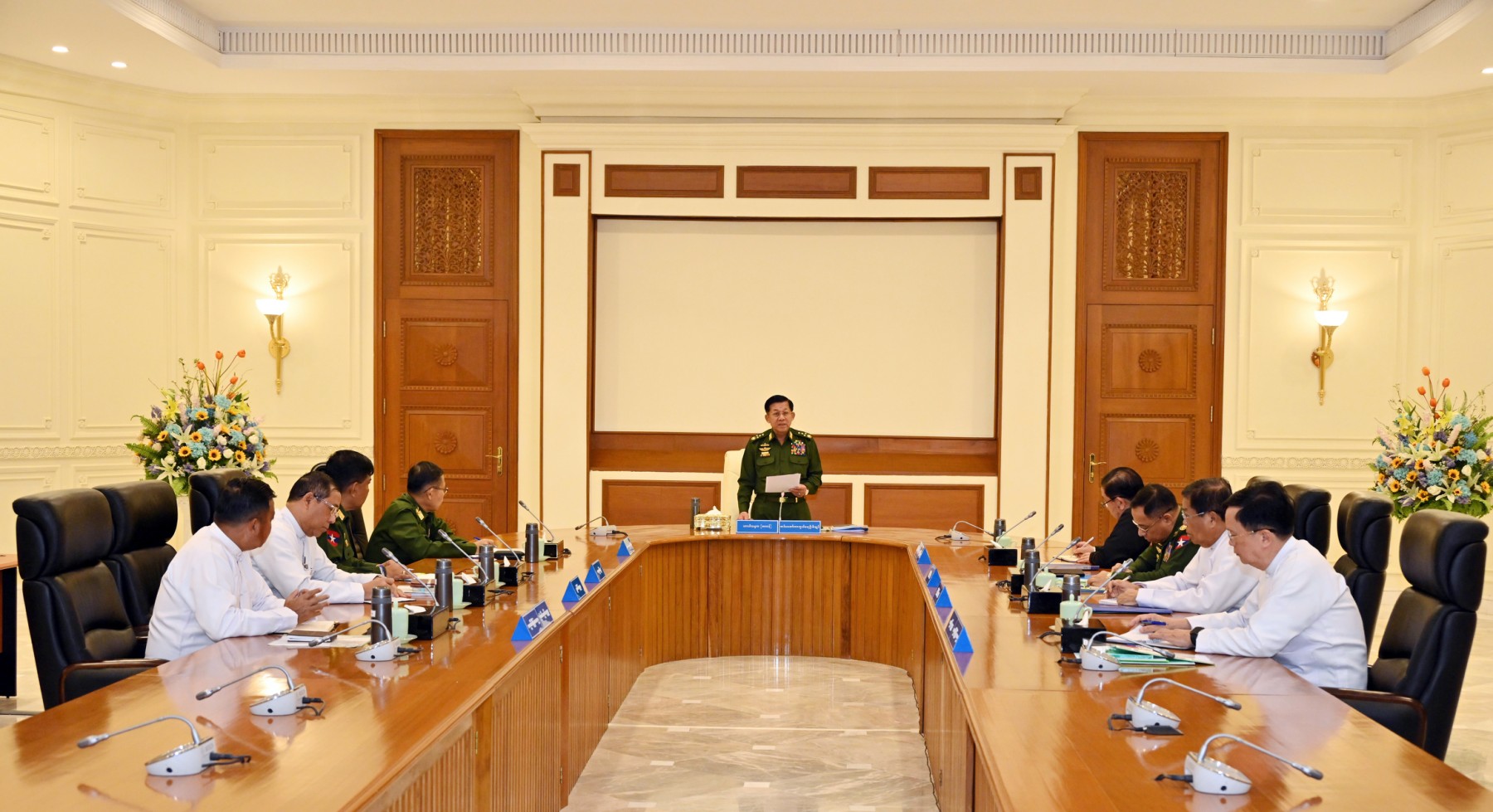 သက်တမ်းတိုးပြီးနောက် စစ်ကောင်စီအဖွဲ့နှင့် ဝန်ကြီးအချို့အပြောင်းအလဲလုပ်