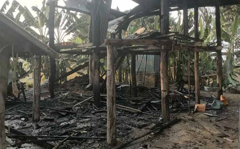 တနင်္သာရီ၊ ဘန်လောရွာအနီး တိုက်ပွဲဖြစ်၊ လက်ပံတောင်းရွာကို လက်နက်ကြီးဖြင့်ပစ်ခတ်