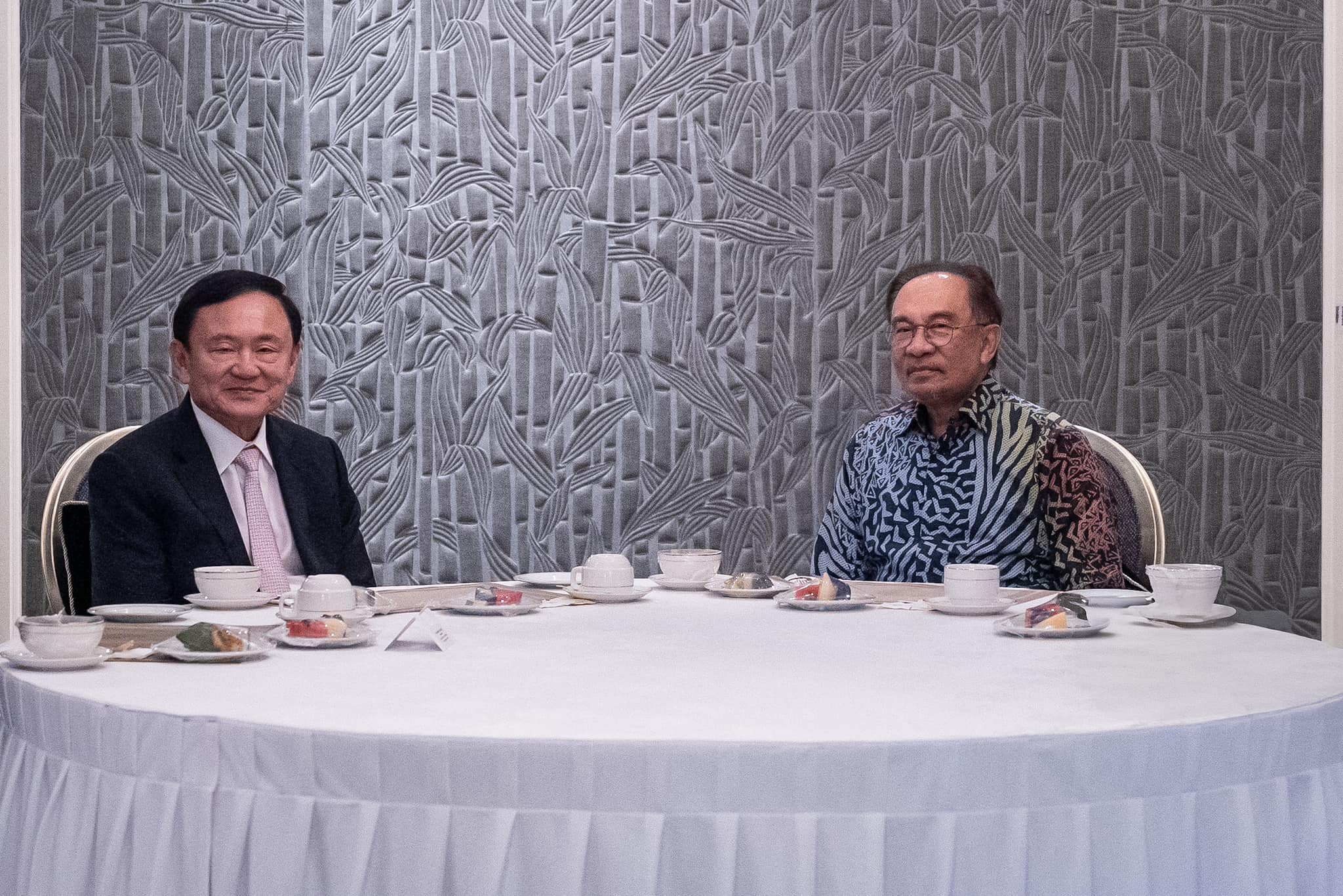 မလေးရှားဝန်ကြီးချုပ်နှင့် ထိုင်းဝန်ကြီးချုပ်ဟောင်း သက်ဆင် တွေ့ဆုံ၊ မြန်မာ့အရေး ဆွေးနွေး