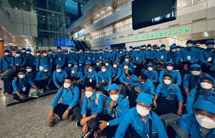 ပြည်ပရောက်လုပ်သားများ  ပြန်ထွက်မရမည်စိုးသဖြင့် မြန်မာပြည်ပြန်မလာရဲဖြစ်နေ