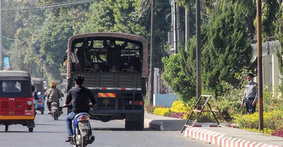 စစ်တွေတွင် စစ်ကောင်စီတပ်နှင့် AA တို့ လက်နက်ကြီး အပြန်အလှန်ပစ်ခတ်နေ