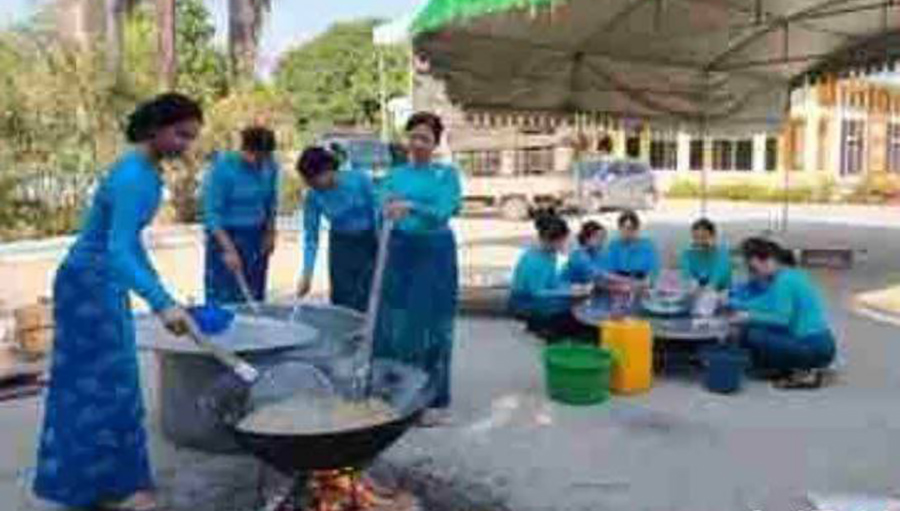 ပဲခူးတွင် ရှေ့တန်းရောက် စစ်သားများအတွက် ဝန်ထမ်းများက ချက်ပြုတ်ပို့ပေးရ
