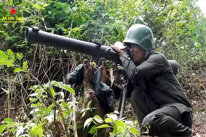 စစ်တွေတွင် စစ်ကောင်စီတပ်နှင့် AA တိုက်ပွဲပြင်းထန် 