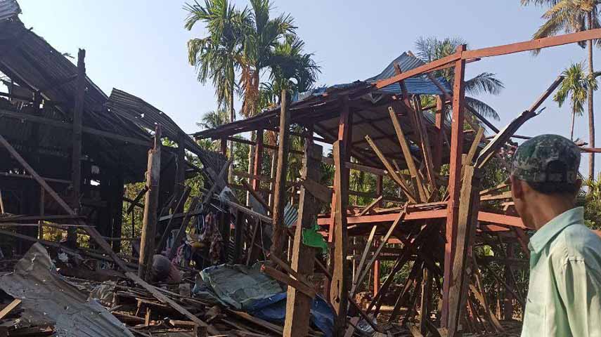 ကျိန္တလီမြို့ကို စစ်ကောင်စီတပ်က ဆက်တိုက်ဗုံးကြဲ၊ အရပ်သားအချို့ ထိခိုက်သေဆုံး