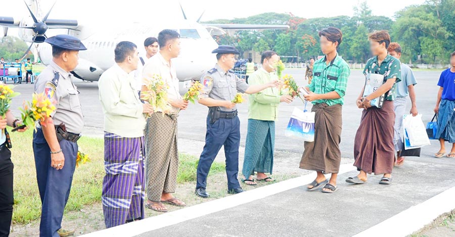 လူငယ်များကို ဖမ်းဆီးပြီး ကလေးမြို့ တန်းမြင့်လေ့ကျင့်ရေးကျောင်းတွင် စစ်သင်တန်းပေးနေ