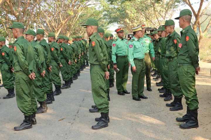 စစ်မှုထမ်းကိစ္စ ငွေရှာသည့်စစ်တပ်က အတိုင်များလျှင် အုပ်ချုပ်ရေးအဖွဲ့များကို လွှဲချ