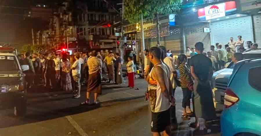 ပန်းဆိုးတန်းတွင် လက်ဖက်ရည်ဆိုင်ကို ကားဝင်တိုက်သဖြင့် ၁ ဦးသေ၊ ၂ ဦး ဒဏ်ရာရ