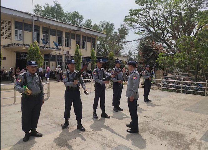 တောင်ဒဂုံရဲစခန်း ရဲကင်းဂိတ်  မိုင်းခွဲတိုက်ခိုက်ခံရ 