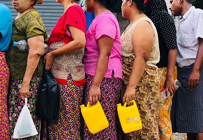 “နေချင်စိတ်ကိုမရှိတာ အခုလိုခေတ်မျိုး တခါမှတောင်မကြုံဖူးဘူး”  အိမ်ထောင်ရှင်မ ၁ ဦး 
