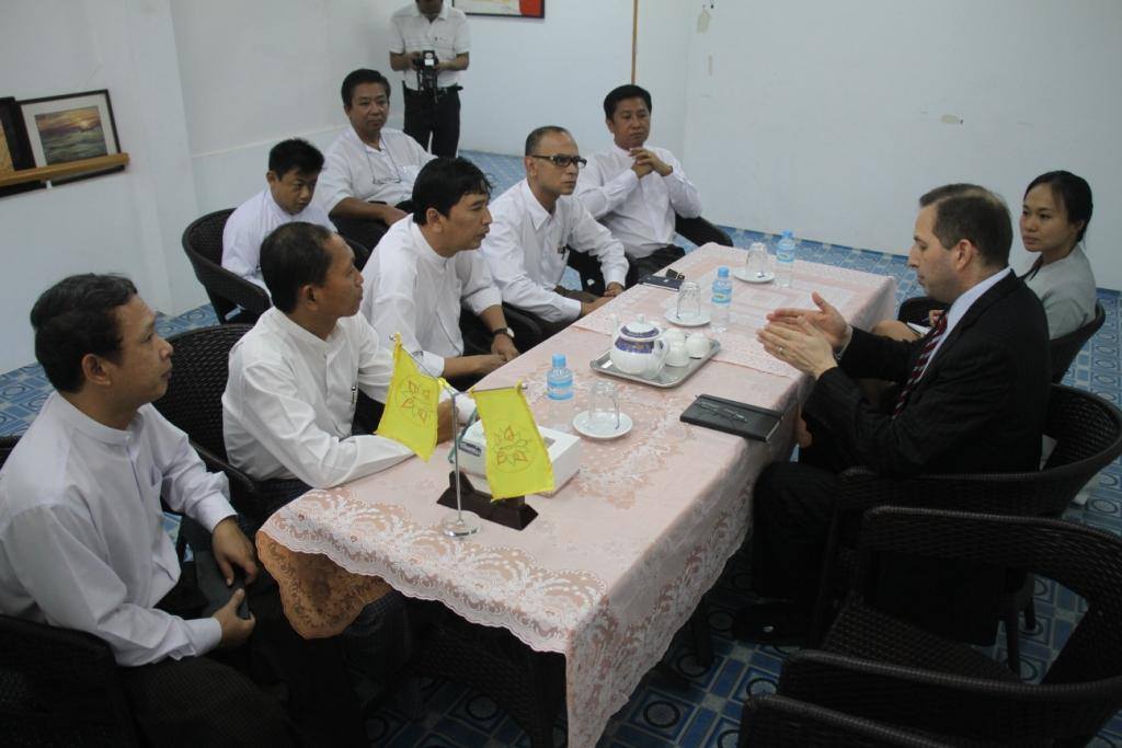 အေမရိကန္က တိုင္းရင္းသားလက္နက္ကိုင္အဖြဲ႔မ်ားကို ဖိအားေပးျခင္း မရွိ