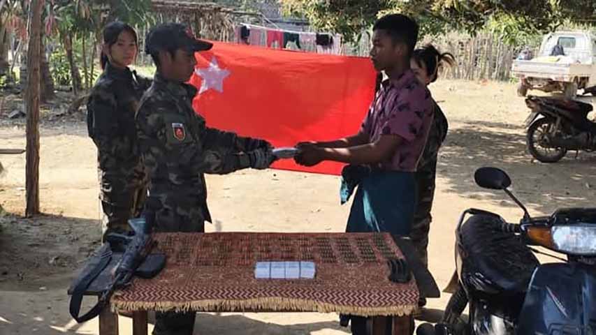 လေကြောင်းရန်ကာကွယ်ရေးတပ်က ဒုတပ်ကြပ် ၁ ဦး လက်နက်ခဲယမ်းနှင့် အလင်းဝင်