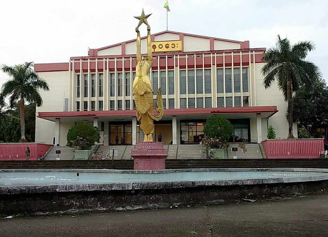 နဝဒေးရုပ်ရှင်ရုံ၌ အတွဲများ အိပ်ပြီးကြည့်နိုင်သည့် အခန်းကို ကျပ် ၅၀၀၀၀ ဖြင့် ရောင်းချ  