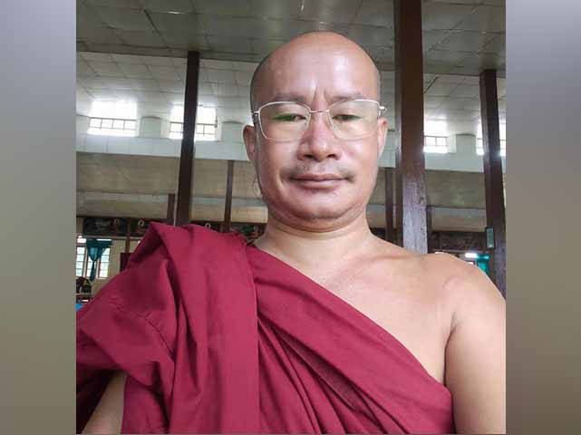 ဖယ်ခုံတွင် ပရဟိတ ဆရာတော်နှင့်ဒကာတို့ ပစ်သတ်ခံရ