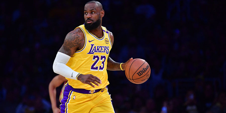 ရမှတ် ၅၀,၀၀၀ ပြည့် NBA ပထမဆုံးကစားသမားအဖြစ် လီဘရွန်းဂျိမ်း စံချိန်တင်
