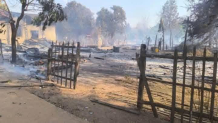 မကျည်းတောရွာကို စစ်တပ်က ဗုံးကြဲ၊ ပြည်သူ ၃ ဦးသေဆုံးပြီး နေအိမ် ၅ လုံးထက်မနည်းဆုံးရှုံး