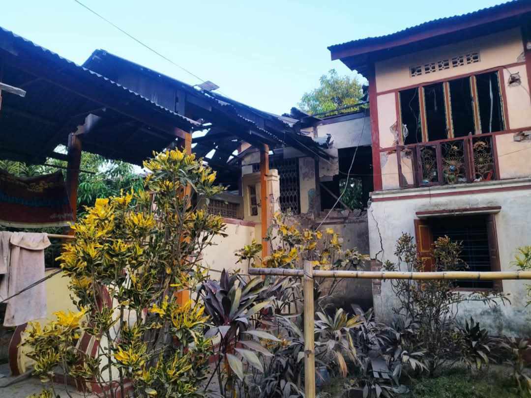 ဖြူးတွင် စစ်တပ်က လက်နက်ကြီးပစ်ခတ်စီးနင်းသဖြင့် ကျောင်းထိုင်ဆရာတော် ၁ ပါး ပျံလွန်