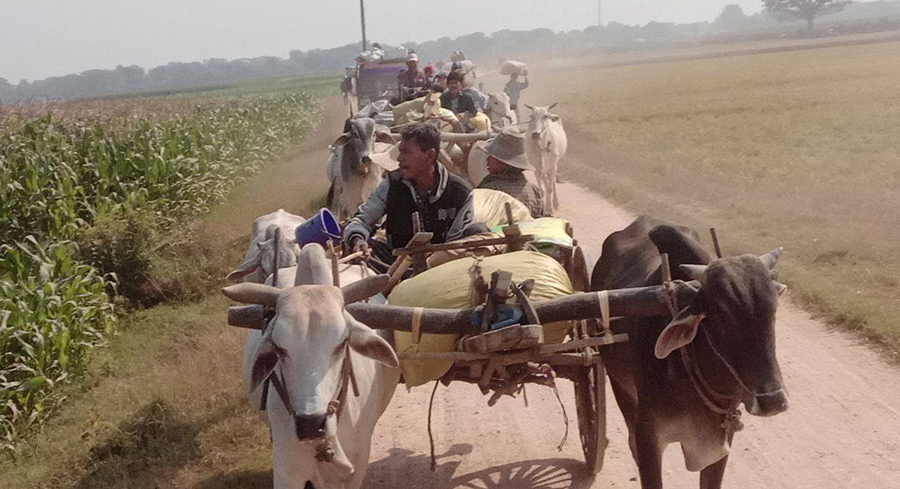 “ဒုက္ခတွေ ရောက်ချက်ကတော့ဗျာ၊ ရွာပြန်ရင်လည်း တရွာလုံး နေစရာအိမ်မရှိတော့ဘူး” ရေစကြိုစစ်ရှောင်တဦး