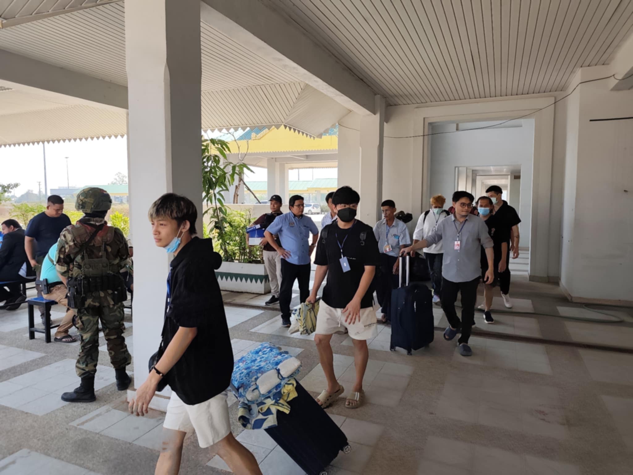 မြဝတီကျားဖြန့်မှ လွတ်လာသည့် အိန္ဒိယ  ၂၆၆ ဦးနှင့်  မလေးရှား  ၂၄  ဦးကို နေရပ်ပြန်ပို့ (ဓာတ်ပုံ) 