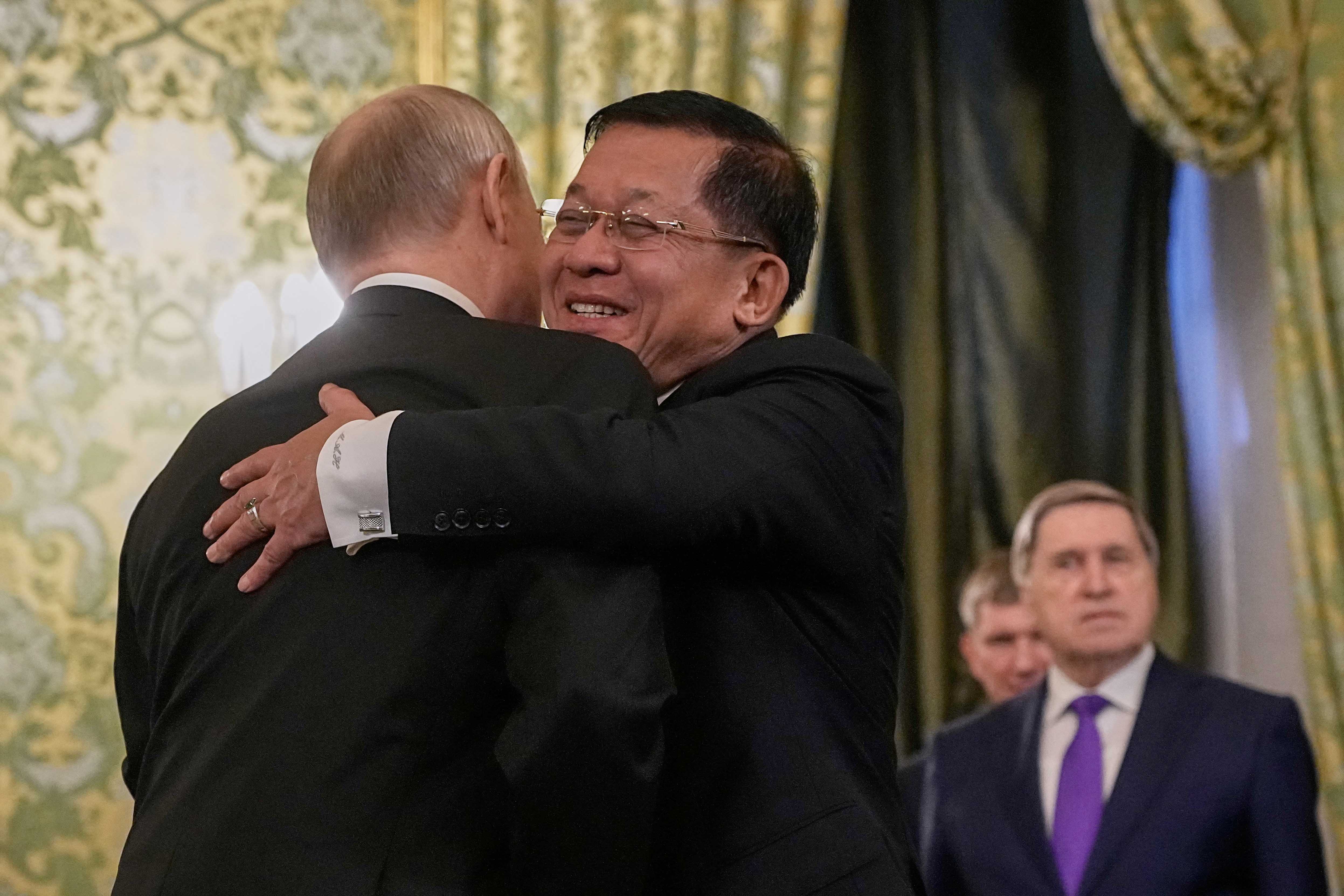 စစ်ခေါင်းဆောင်၏ ရုရှားခရီးစဉ် အာဏာရှင် အချင်းချင်းစုစည်းမှု တခုသာဖြစ်ဟု သုံးသပ်