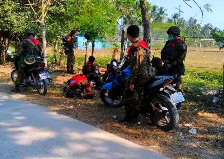 ငပုတောတွင် စစ်တပ် စစ်ကြောင်းထိုးနေသဖြင့် ဒေသခံများ ထွက်ပြေးနေရ