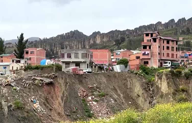 ဘိုလီးဗီးယား မြေပြိုမှု လူ ၁ ဦး သေဆုံး၊ နေအိမ်အများအပြား ပျက်စီး