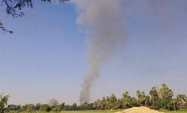 စလင်းမြို့နယ် နေပူကန်ရွာကို စစ်တပ်က မီးရှို့၊ အိမ်ခြေ ၈၀ ကျော် မီးလောင်ကျွမ်း