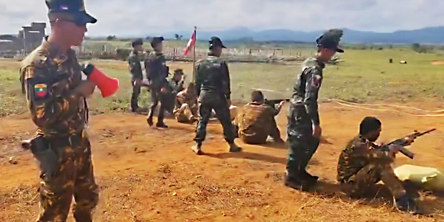 စစ်ကောင်စီက အကျဉ်းသားများကို  လက်နက်တပ်ဆင်ပေးပြီး စစ်တိုက်ရန် စေခိုင်းနေ