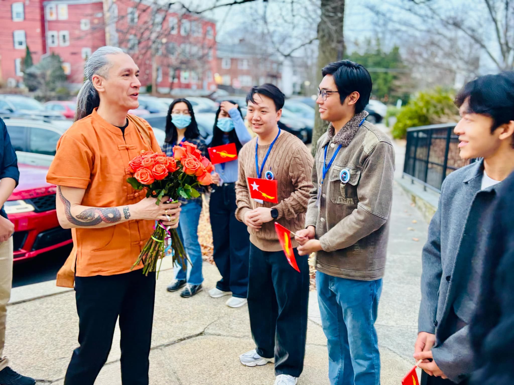 ဒေါ်အောင်ဆန်းစုကြည်၏သားငယ် ကင်မ်အဲရစ်နှင့် ဘော်စတွန်မြို့က မြန်မာမိသားစုများတွေ့ဆုံ (ဓာတ်ပုံ) 