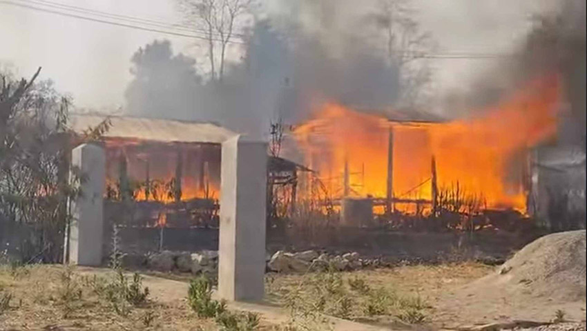မိုးဗြဲကို ပြန်ထိန်းချုပ်ရန် စစ်တပ်က မီးလောင်ဗုံးများအသုံးပြုပြီး အပြင်းအထန် ထိုးစစ်ဆင်