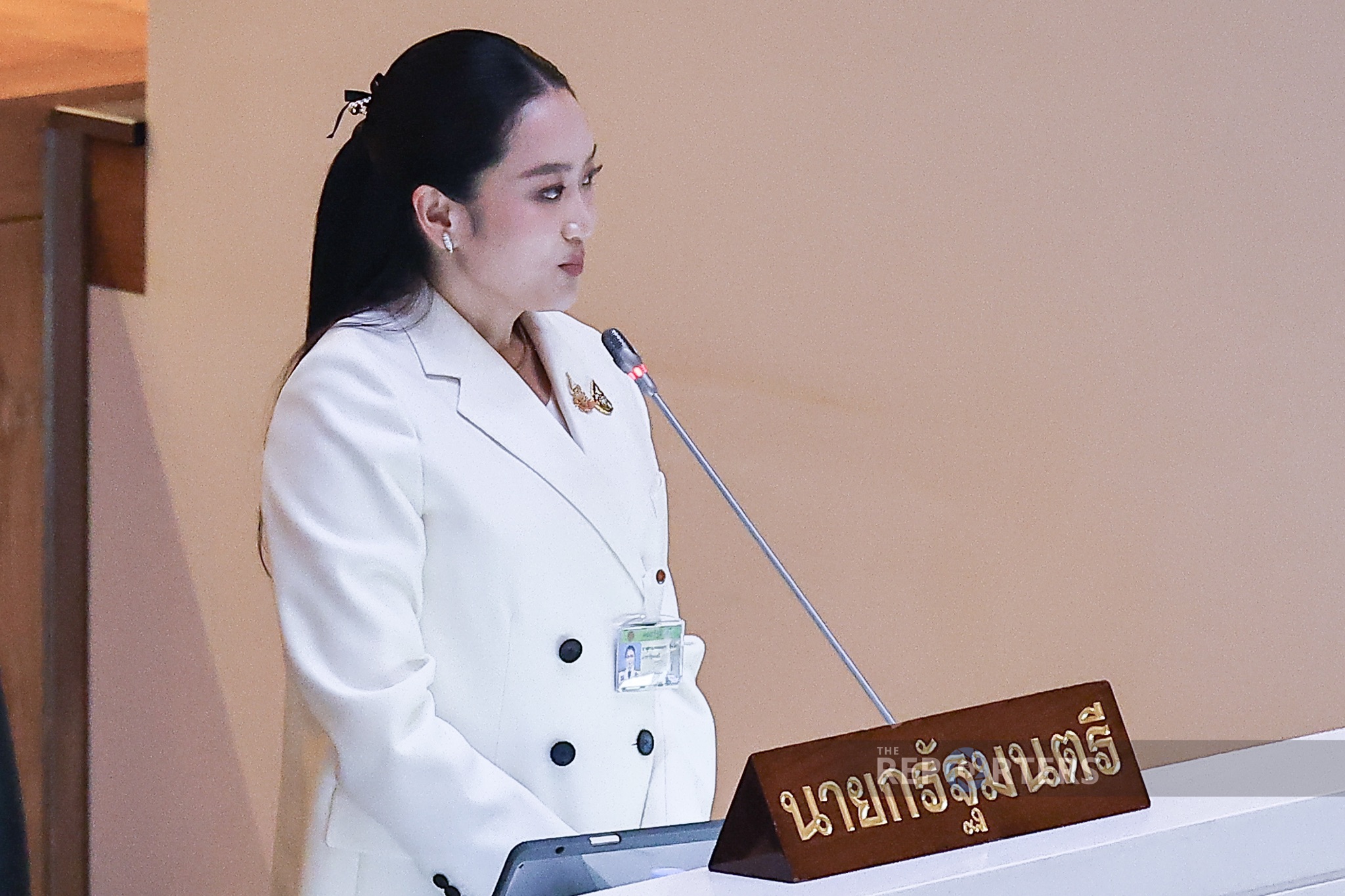 ထိုင်းလွှတ်တော်တွင် ဝန်ကြီးချုပ် ဖဲထောင်းထန်းရှင်နာဝပ်အား အယုံအကြည်မရှိ အဆိုတင်သွင်း 
