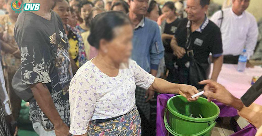 မန္တလေးတွင် စစ်မှုထမ်းအမှတ်စဉ် ၁၂ အတွက် ပုံစံသစ်ဖြင့် မဲနှိုက်ရွေးချယ်
