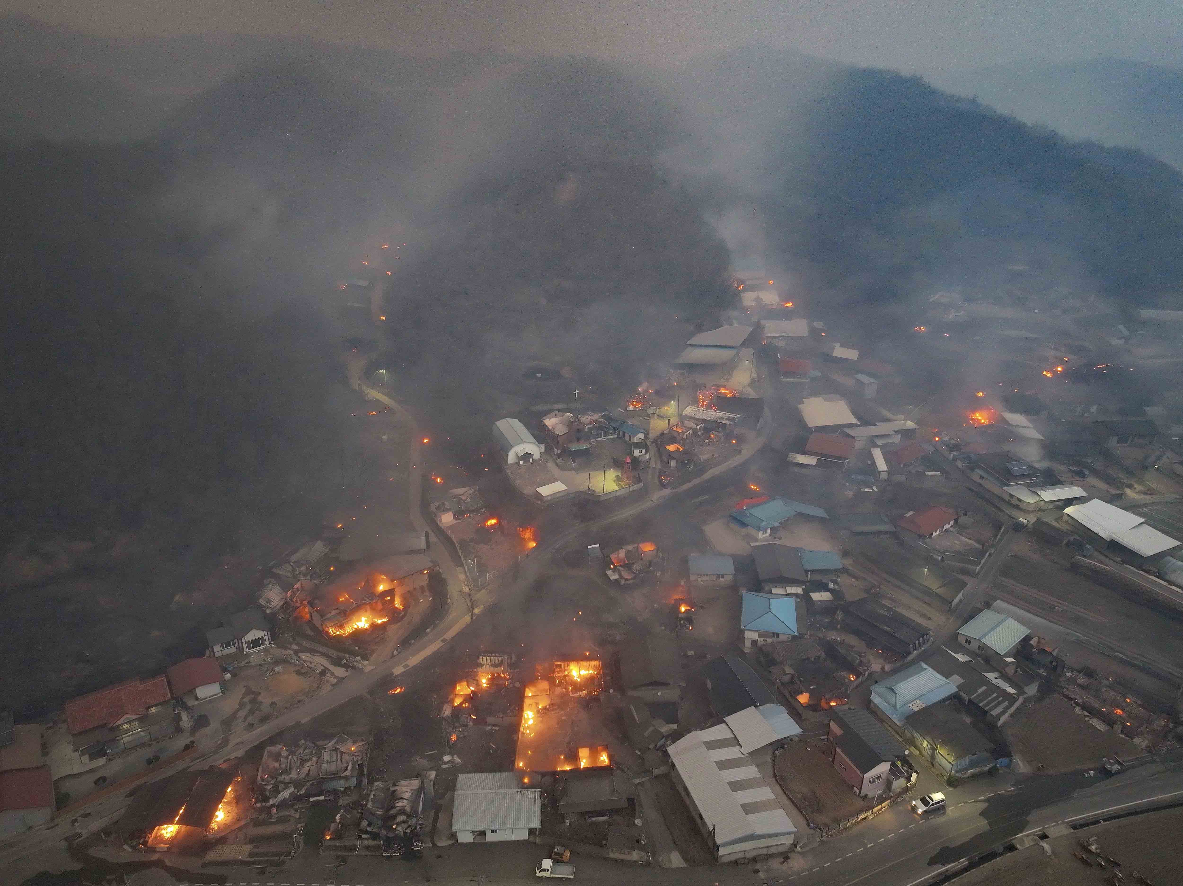 ဆူဒန်အနောက်ပိုင်းက လူစည်ကားရာဈေးကို ဗုံးကြဲမှုအတွင်း လူ ၅၀ ကျော် သေဆုံး