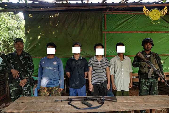 စစ်ကောင်စီတပ်ဖွဲ့ဝင် ၄ ဦး KNDF ထံ အလင်းဝင်