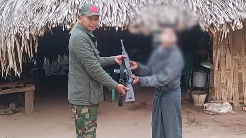 ရွှေဘိုတွင် ပျူစောထီး ၁ ဦး လက်နက်ခဲယမ်းနှင့် အလင်းဝင်