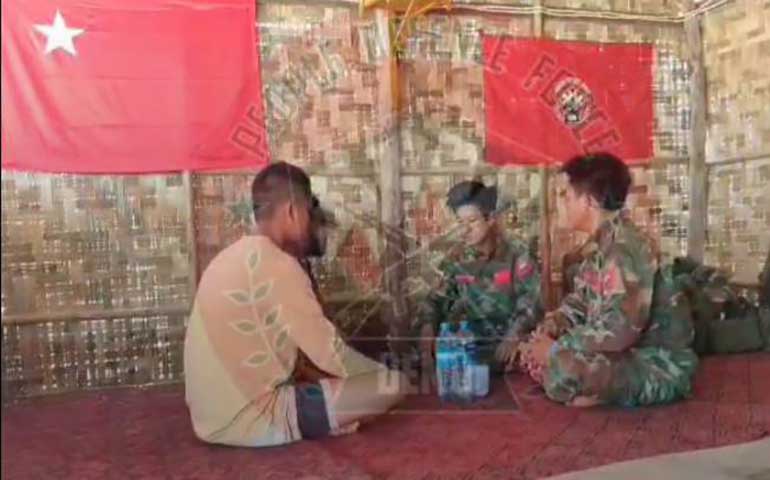မုံရွာတွင် စစ်ကောင်စီတပ်ဖွဲ့ဝင် ၂ ဦး တော်လှန်ရေးတပ်ဖွဲ့ထံ ခိုလှုံ
