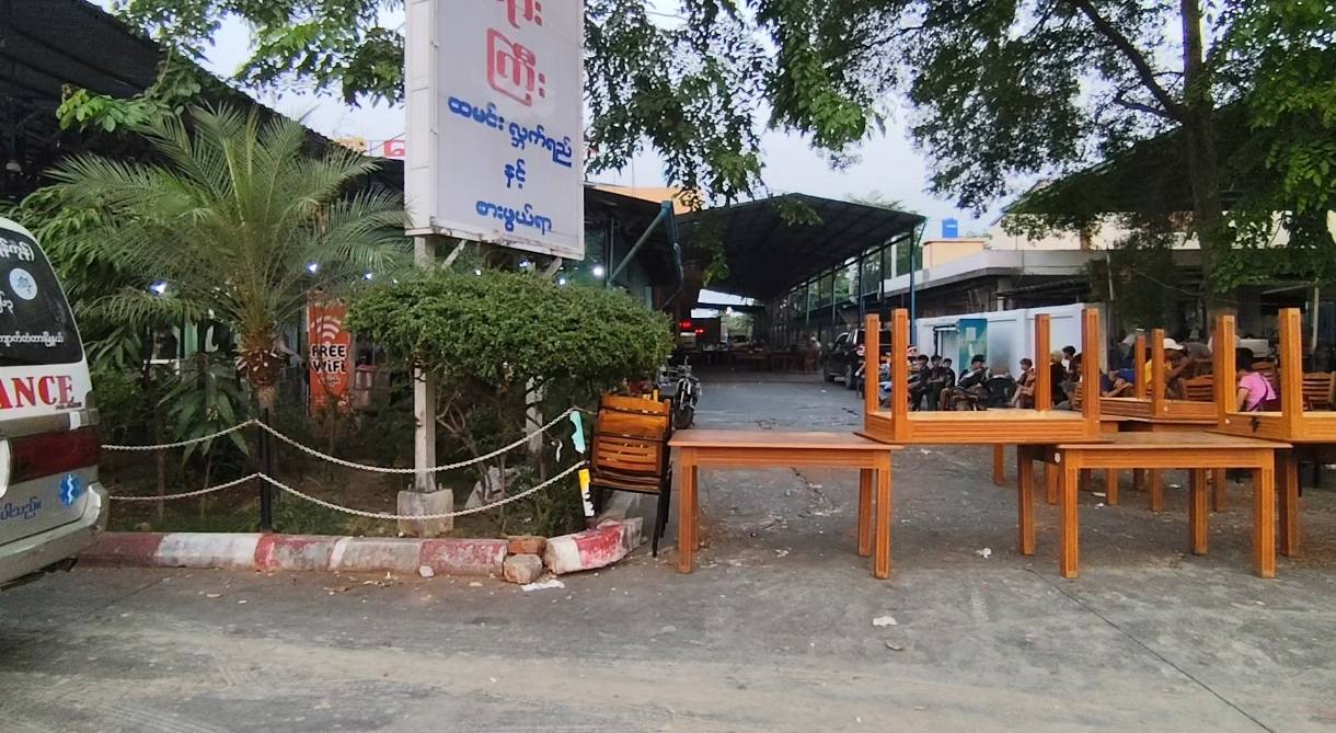 ငလျင်ကြောင့် ၁၁၅ မိုင်စခန်းက စားသောက်ဆိုင်နှင့် ဓာတ်ဆီဆိုင်ယာယီပိတ်