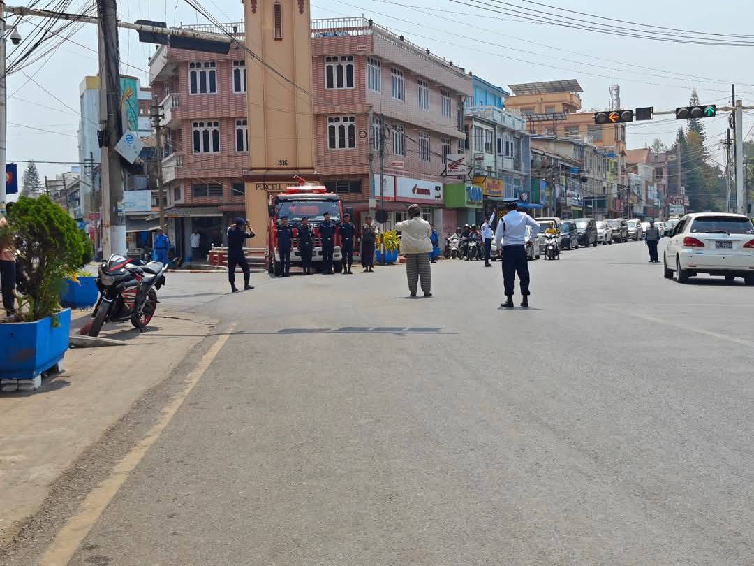 ဝမ်းနည်းအောက်မေ့ခြင်း အထိမ်းအမှတ် ပြင်ဦးလွင်တွင် ၁ မိနစ်ငြိမ်သက် (ဓာတ်ပုံ)
