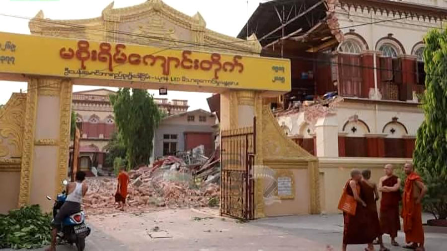 ငလျင်ဒဏ်ကြောင့် မန္တလေး မစိုးရိမ်ကျောင်းတိုက်က သံဃာ ၃၀ ကျော် ပျံလွန်တော်မူ၊ ၅၀ ကျော် ဒဏ်ရာရ