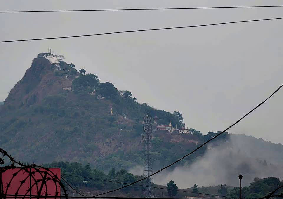 မိုးကုတ်မြို့ ကျောက်လုပ်ကွက်ကို စစ်တပ်က လေကြောင်းဗုံးကြဲ