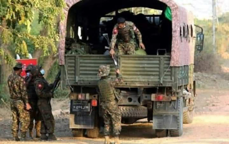 အပစ်ရပ်ကြေညာထားသည့် စစ်ကောင်စီ ငပုတောတွင် တပ်စွဲပြီးစစ်ကြောင်းထိုးနေ