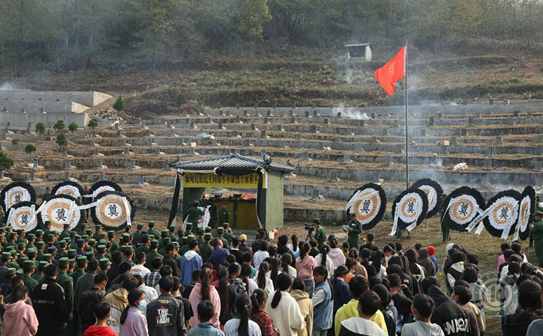 ၁၀၂၇ စစ်ဆင်ရေး၌ ကျဆုံးခဲ့ရသူများကို MNDAA က သူရဲကောင်းဘွဲ့ချီးမြှင့် (ဓာတ်ပုံ)