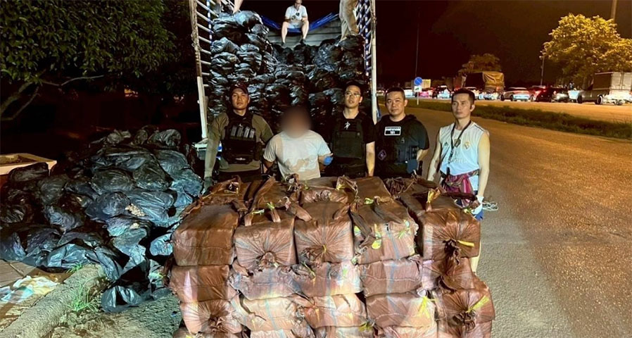ထိုင်းမြောက်ပိုင်းမှလာသည့် ကုန်တင်ကားပေါ် မှ စိတ်ကြွဆေး ၁၀ သန်း ဖမ်းဆီးရမိ 