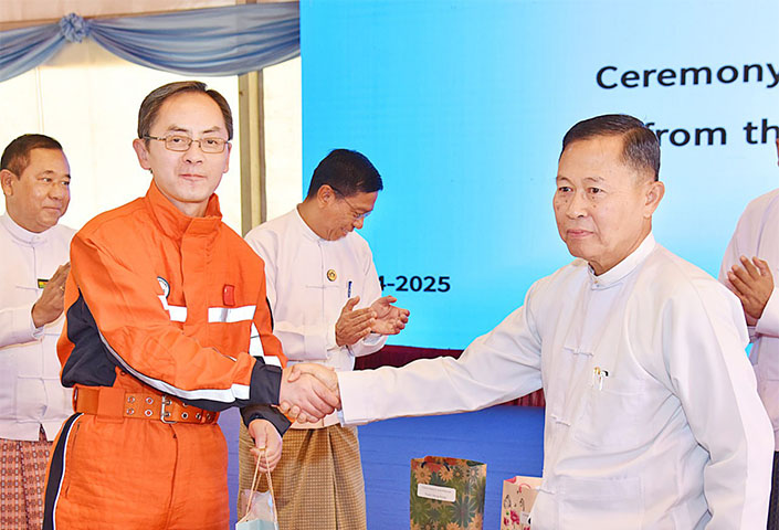 တရုတ် ငလျင်ကယ်ဆယ်ရေးအဖွဲ့များ ပြန်လည်ထွက်ခွာ