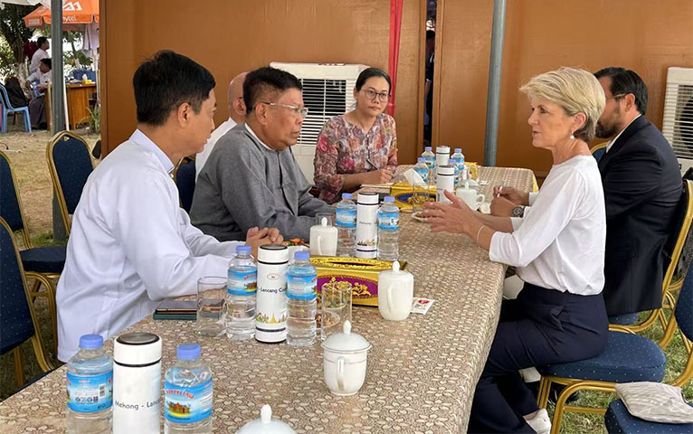 ကုလအထူးကိုယ်စားလှယ် ဂျူလီဘစ်ရှော့ပ်နှင့် စစ်ကောင်စီဝန်ကြီးတွေ့ဆုံဆွေးနွေး 