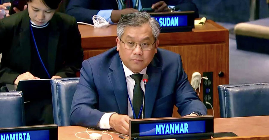 ငလျင်ဒေသကို စစ်တပ်က လေကြောင်းဗုံးကြဲပြီး လူမဆန်သည့် ရက်စက်မှုများ ဆက်လုပ်နေဟု သံအမတ်ကြီးပြော