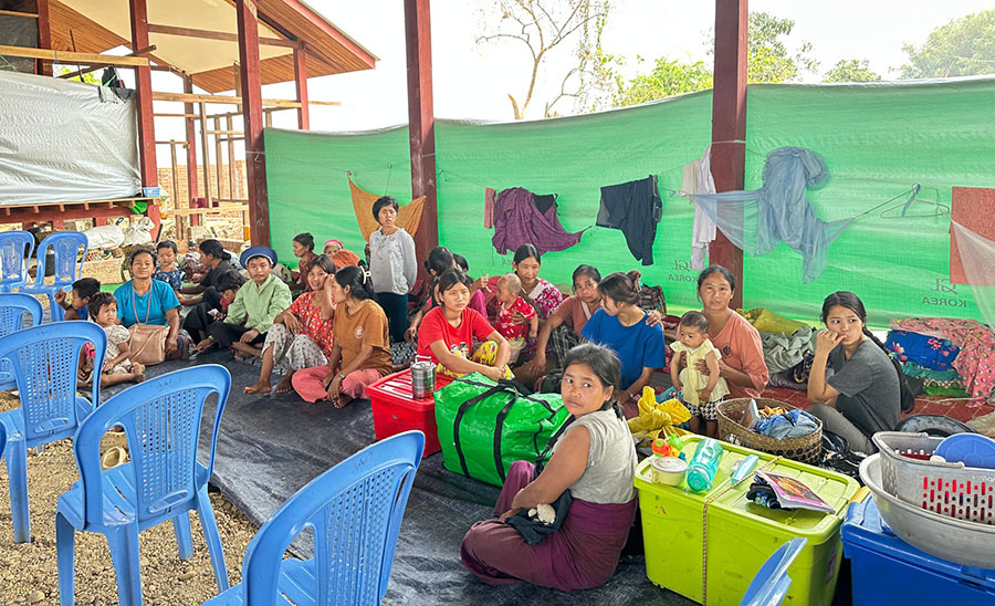 လဝါးရွာက စစ်ရှောင်ပြည်သူ ၅၀၀ ကျော် ဆေးဝါးနှင့် အစားအသောက် ခက်ခဲနေ