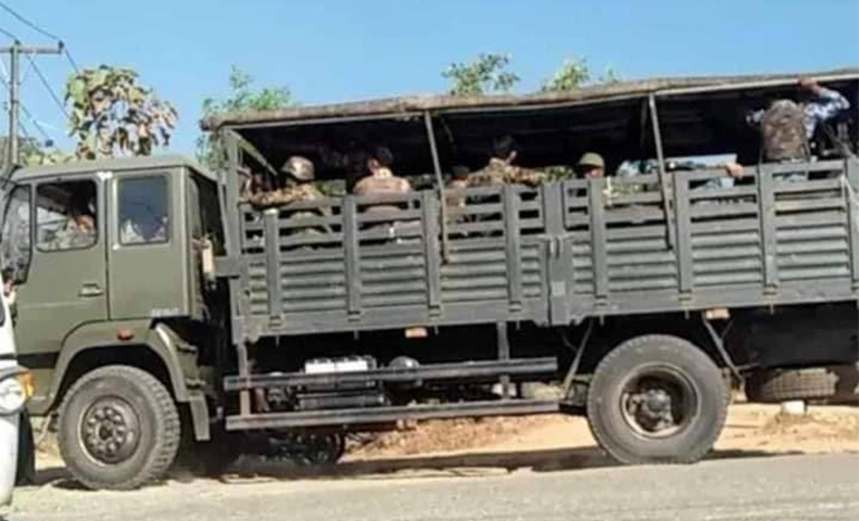 ပုသိမ်စစ်သင်တန်းကျောင်းမှ သင်တန်းဆင်းတပ်သား ၇၀ ကျော် စစ်တွေသို့ ပို့ဆောင်ခံရ