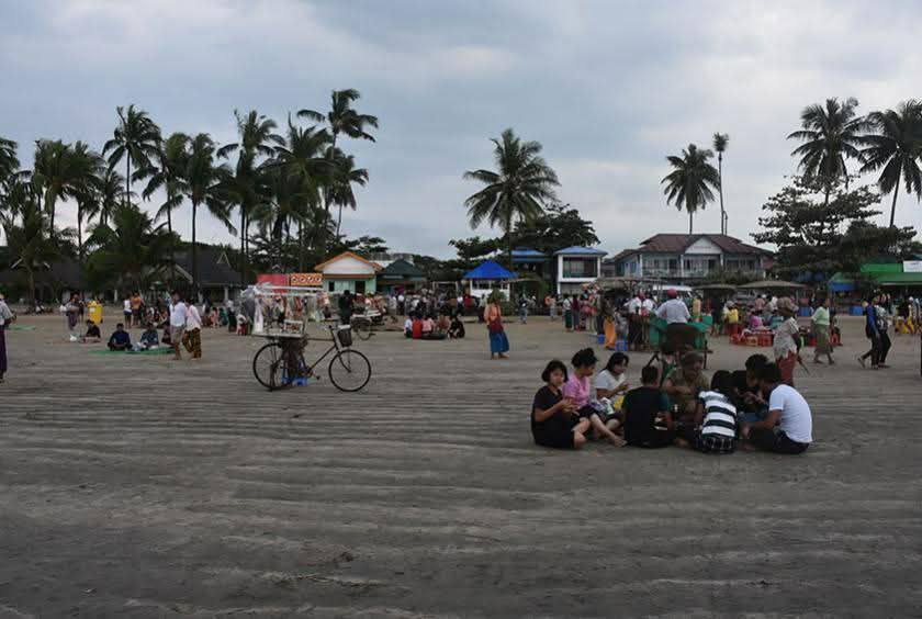 ချောင်းသာနှင့် ငွေဆောင်တွင် ရန်ကုန်က ဧည့်သည်အလာများနေ